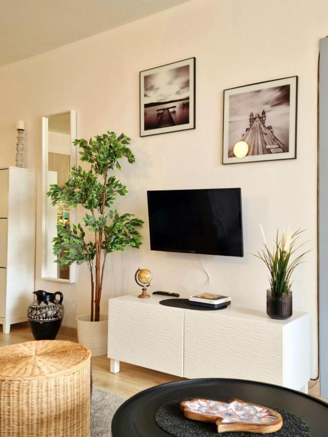Stunning Lovely Flat With Pool And Strong Wi-Fi, 31 Arona  Eksteriør billede