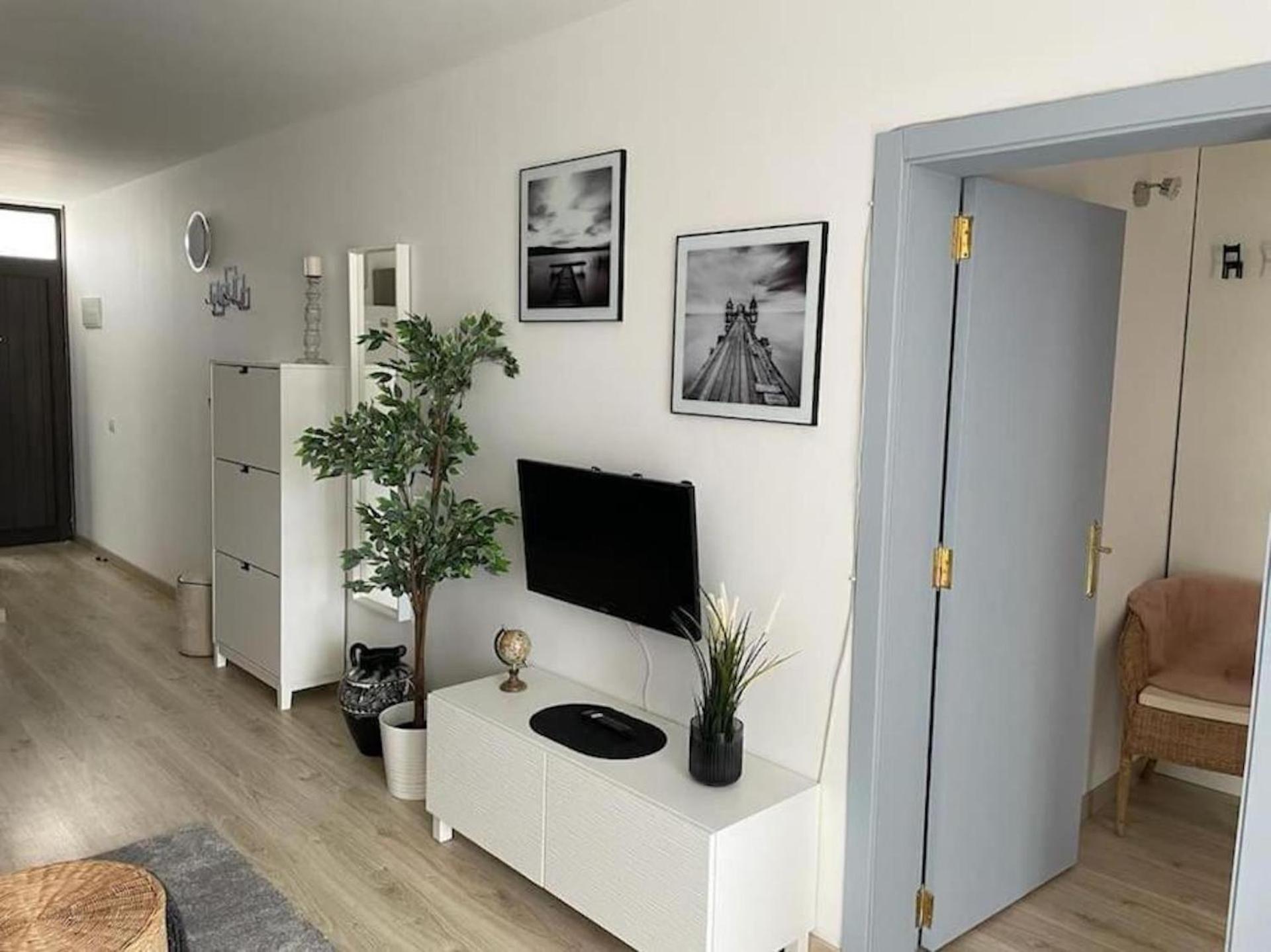 Stunning Lovely Flat With Pool And Strong Wi-Fi, 31 Arona  Eksteriør billede