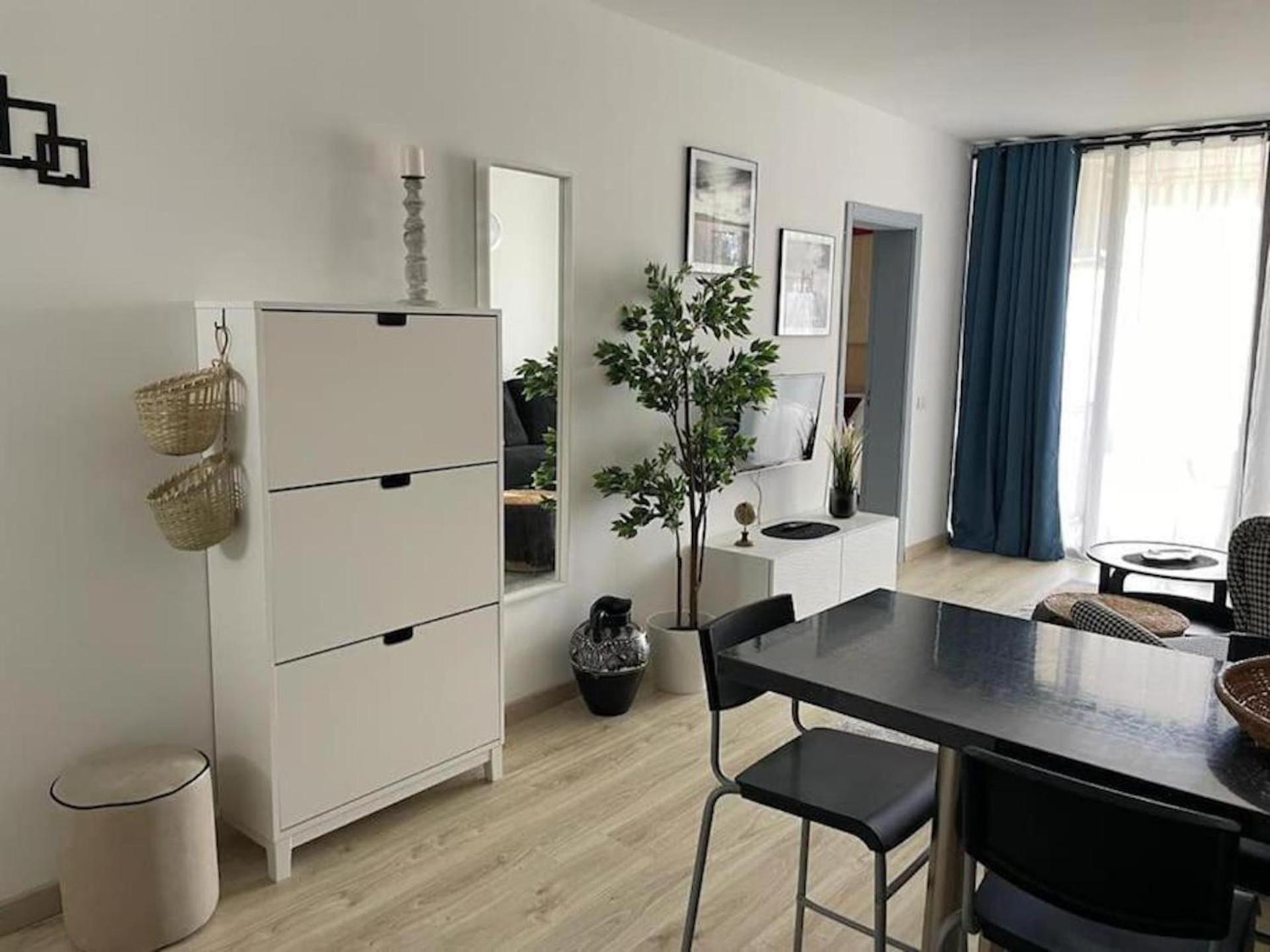 Stunning Lovely Flat With Pool And Strong Wi-Fi, 31 Arona  Eksteriør billede